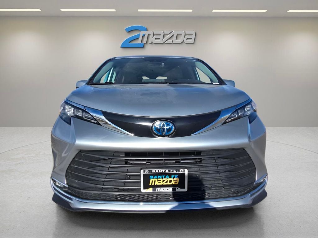 2024 Toyota Sienna XLE