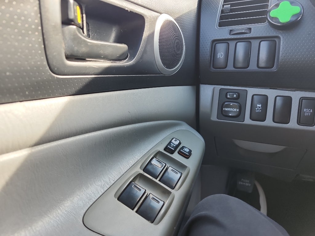 2011 Toyota Tacoma Base V6 (M6)