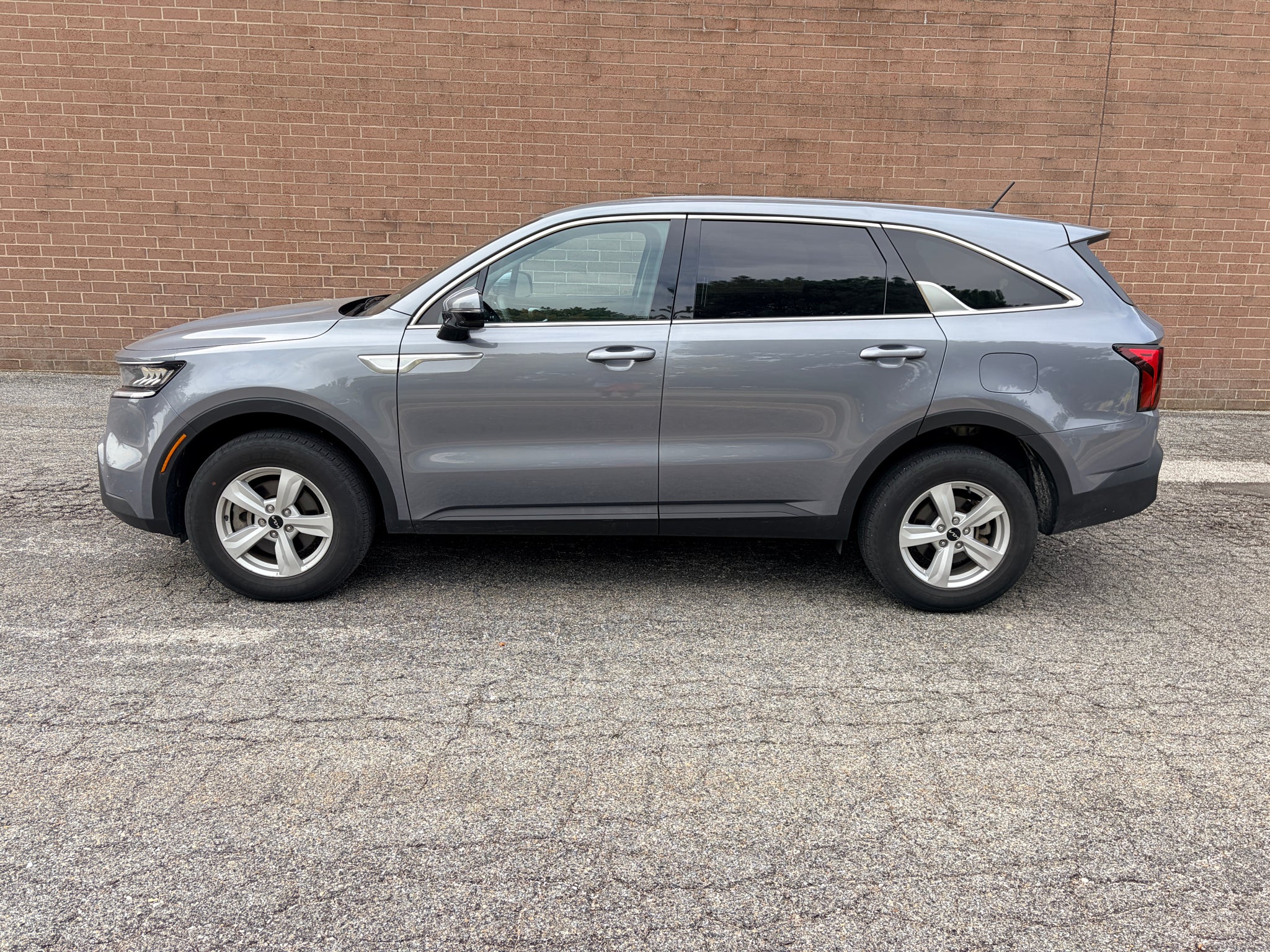 2023 Kia Sorento LX