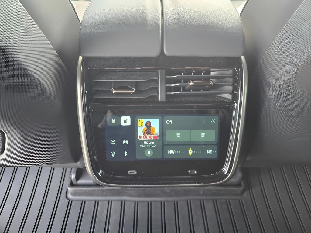 2024 Rivian R1S Adventure