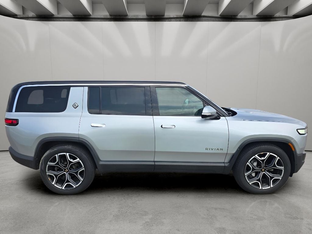 2024 Rivian R1S Adventure