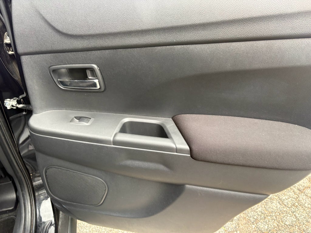 2025 Mitsubishi Outlander Sport ES