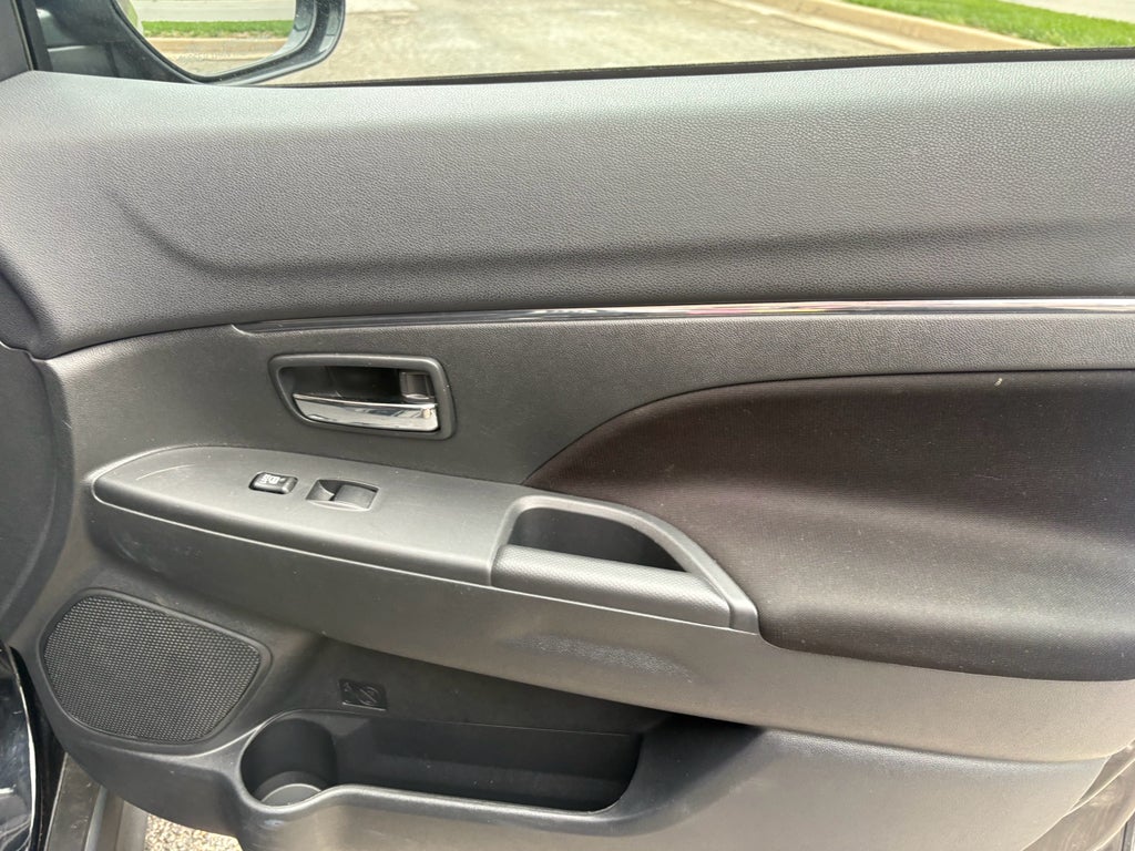 2025 Mitsubishi Outlander Sport ES