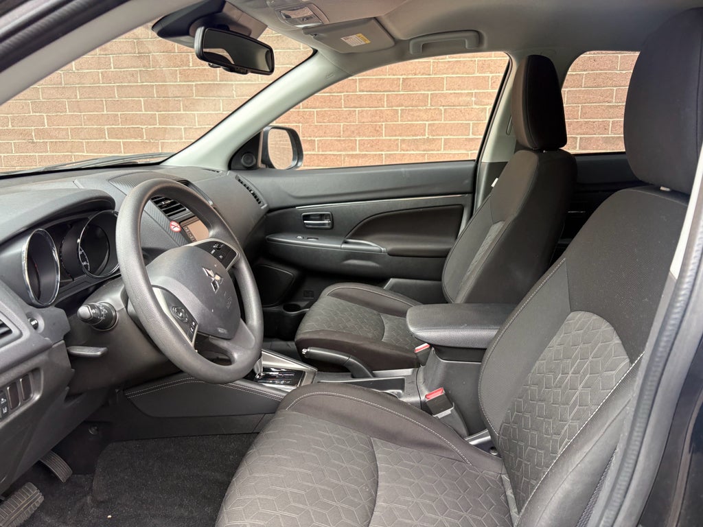 2025 Mitsubishi Outlander Sport ES