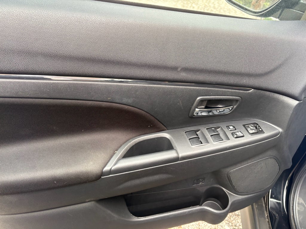 2025 Mitsubishi Outlander Sport ES