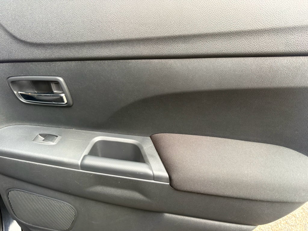 2025 Mitsubishi Outlander Sport ES