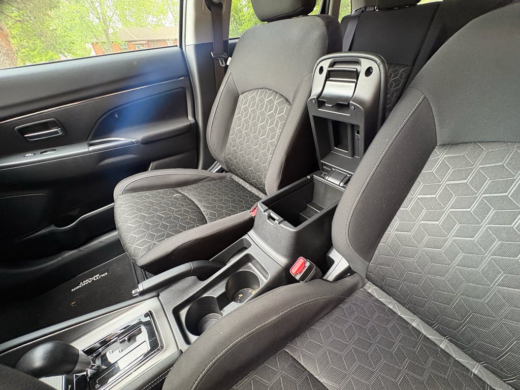 2025 Mitsubishi Outlander Sport ES