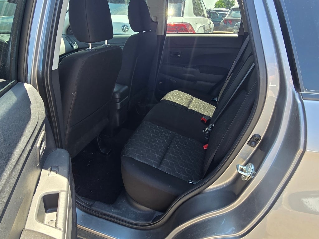 2023 Mitsubishi Outlander Sport S