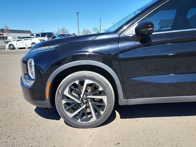 2022 Mitsubishi Outlander Black Edition