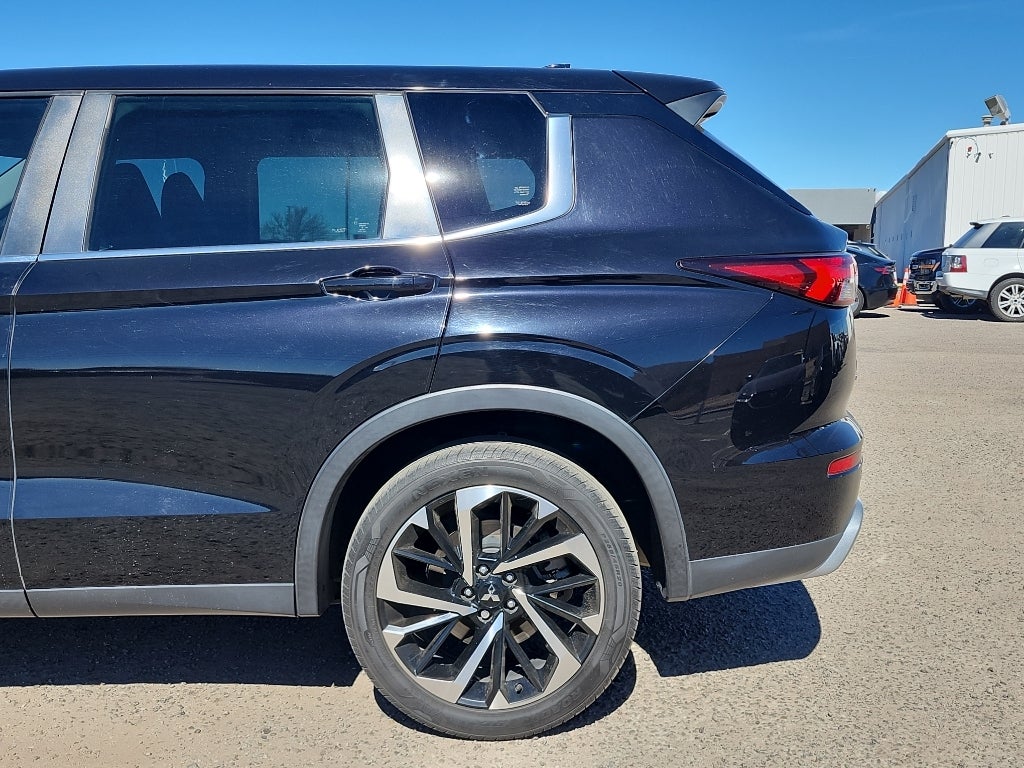 2022 Mitsubishi Outlander Black Edition