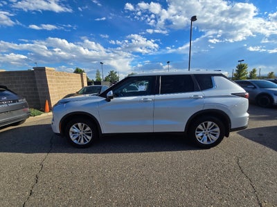 2025 Mitsubishi Outlander ES