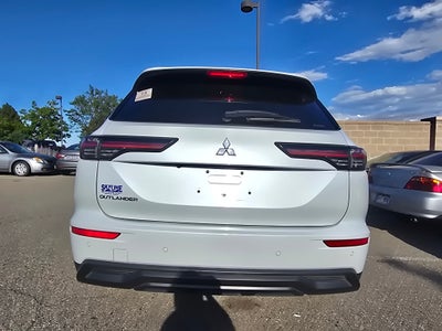 2025 Mitsubishi Outlander ES