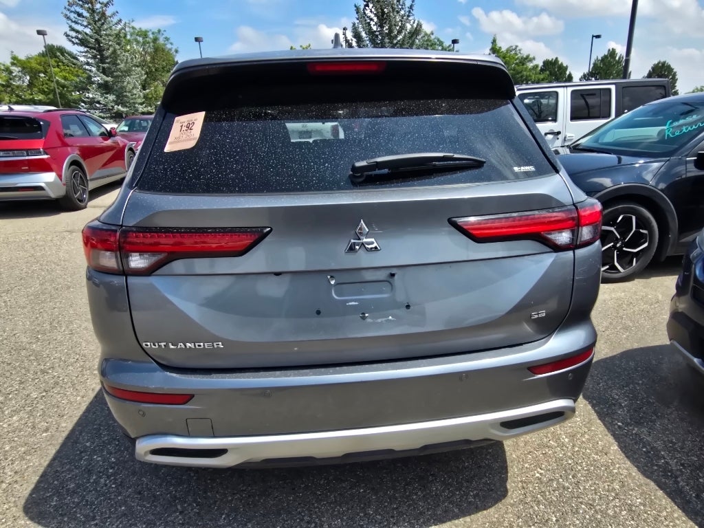 2024 Mitsubishi Outlander SE