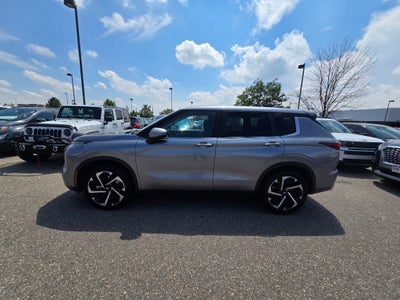 2024 Mitsubishi Outlander SE