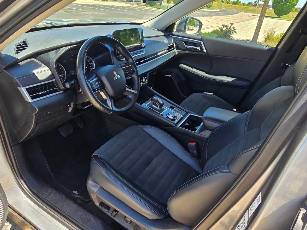 2024 Mitsubishi Outlander SE