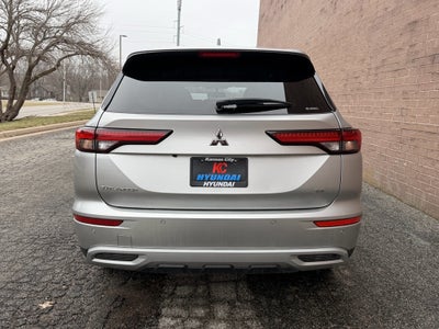 2024 Mitsubishi Outlander SE