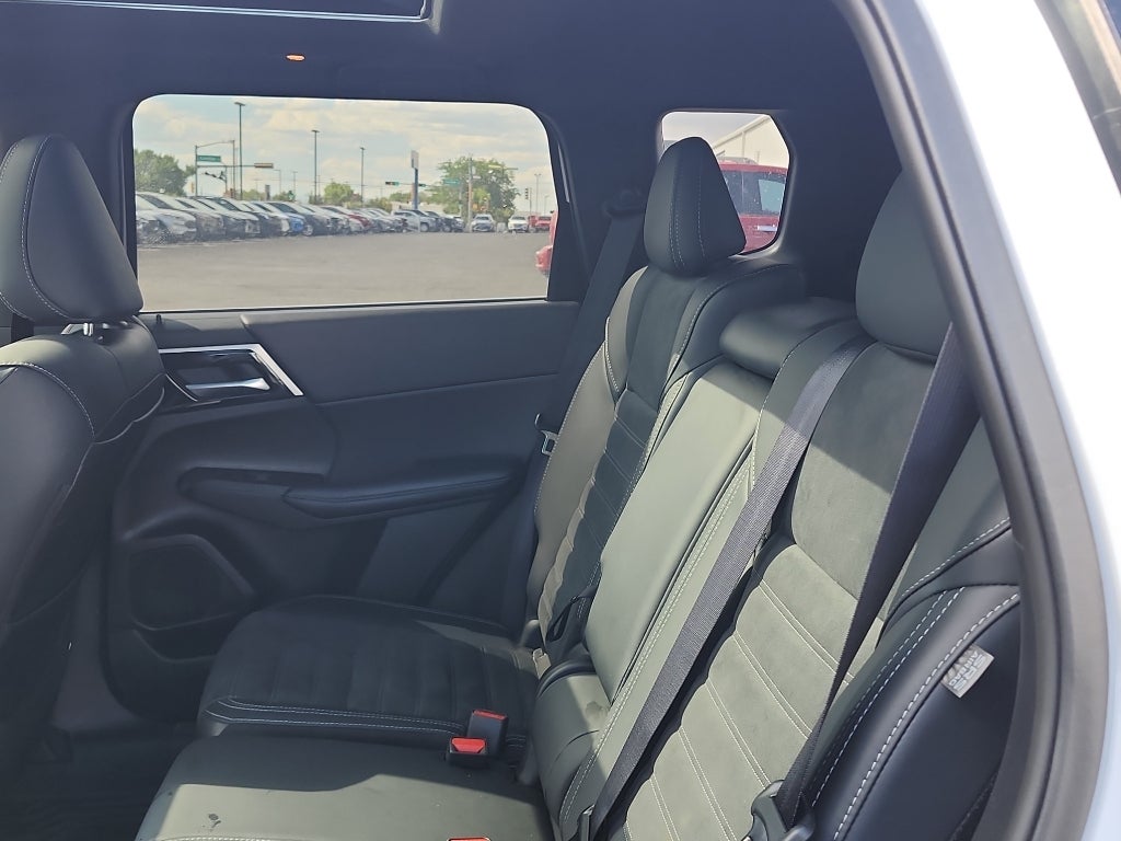 2024 Mitsubishi Outlander SE Black Edition w/Pano Roof
