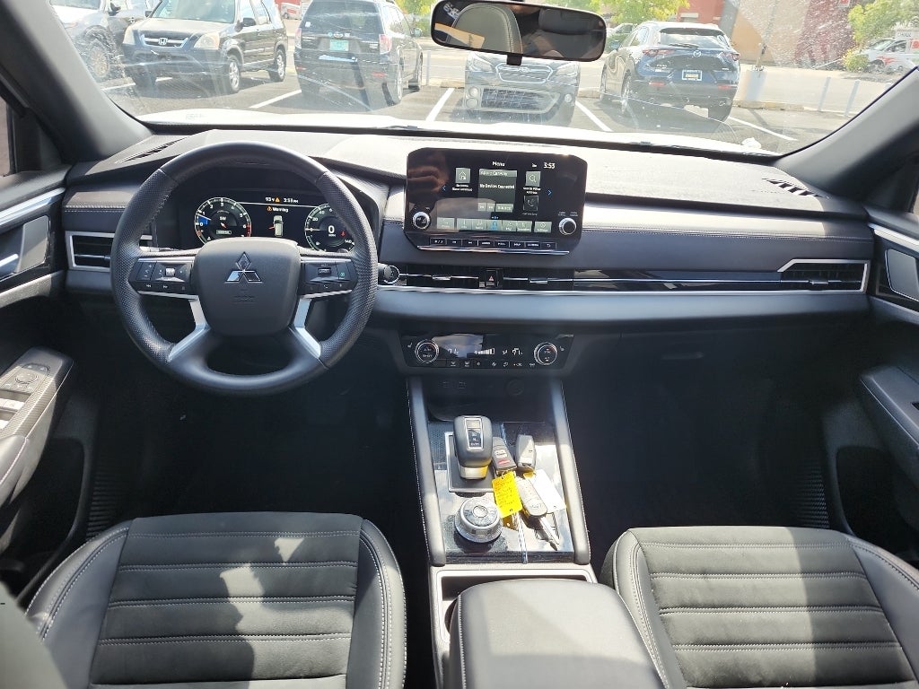 2024 Mitsubishi Outlander SE Black Edition w/Pano Roof