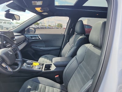 2024 Mitsubishi Outlander SE Black Edition w/Pano Roof