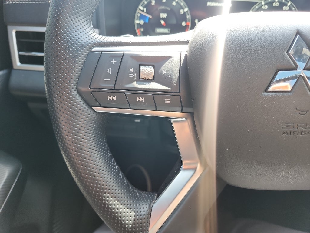 2024 Mitsubishi Outlander SE Black Edition w/Pano Roof