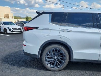 2024 Mitsubishi Outlander SE Black Edition w/Pano Roof