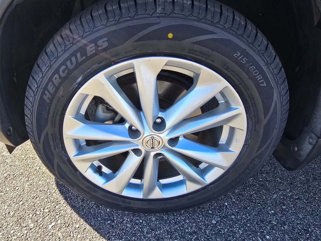 2017 Nissan Rogue Sport S