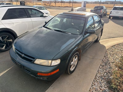 1999 Nissan Maxima Base