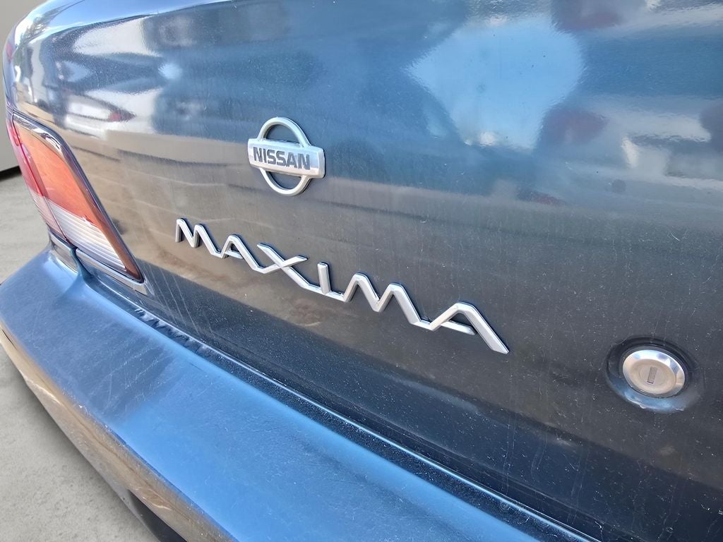 1999 Nissan Maxima Base