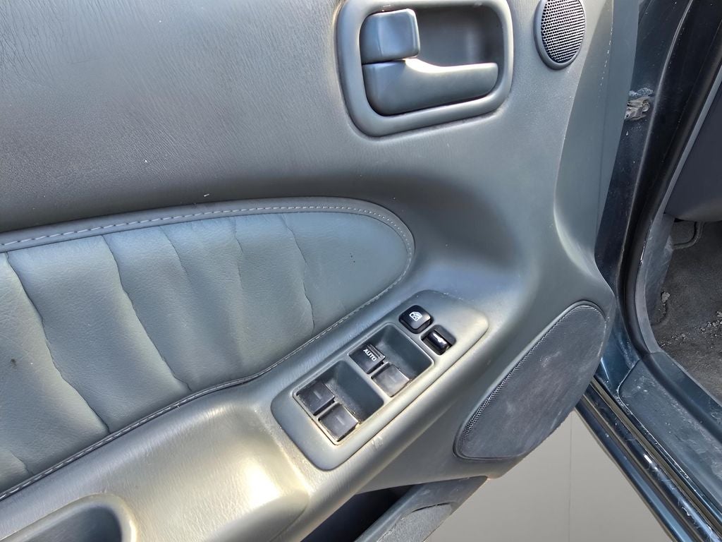 1999 Nissan Maxima Base