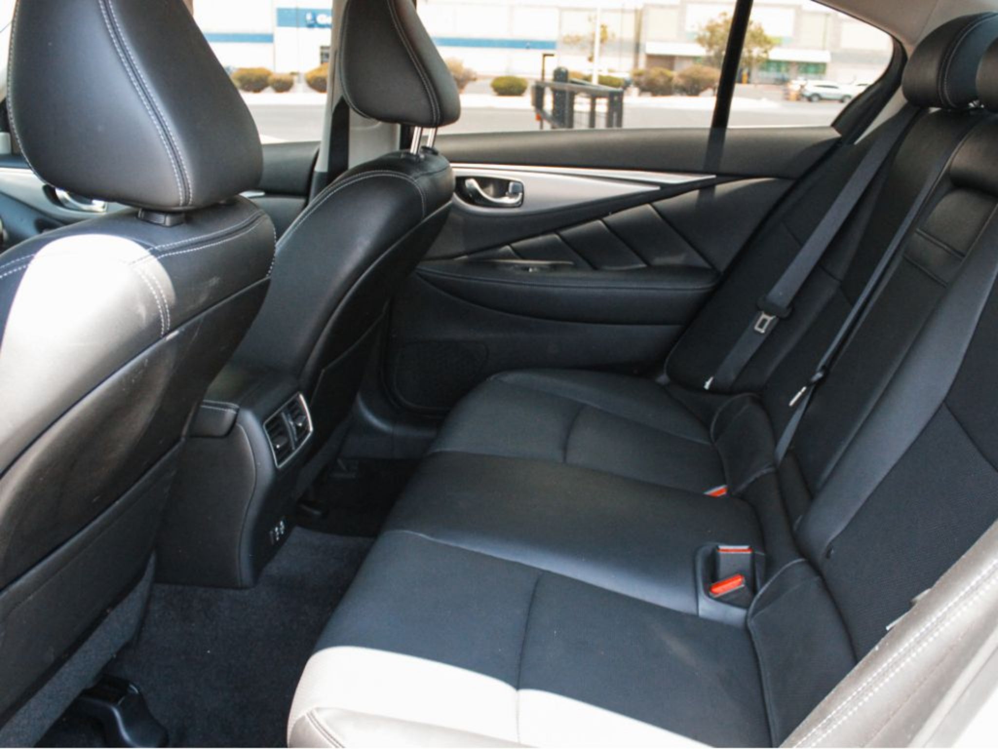 2023 INFINITI Q50 LUXE