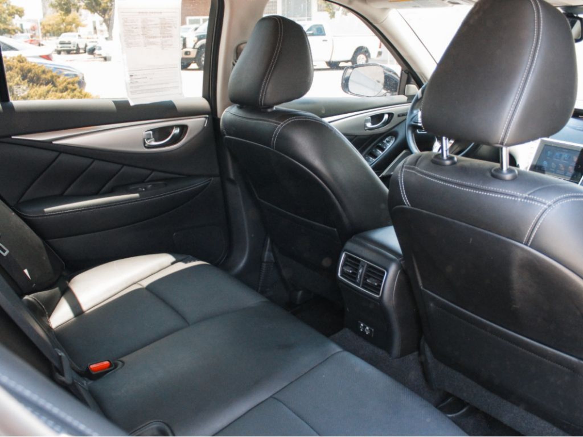 2023 INFINITI Q50 LUXE