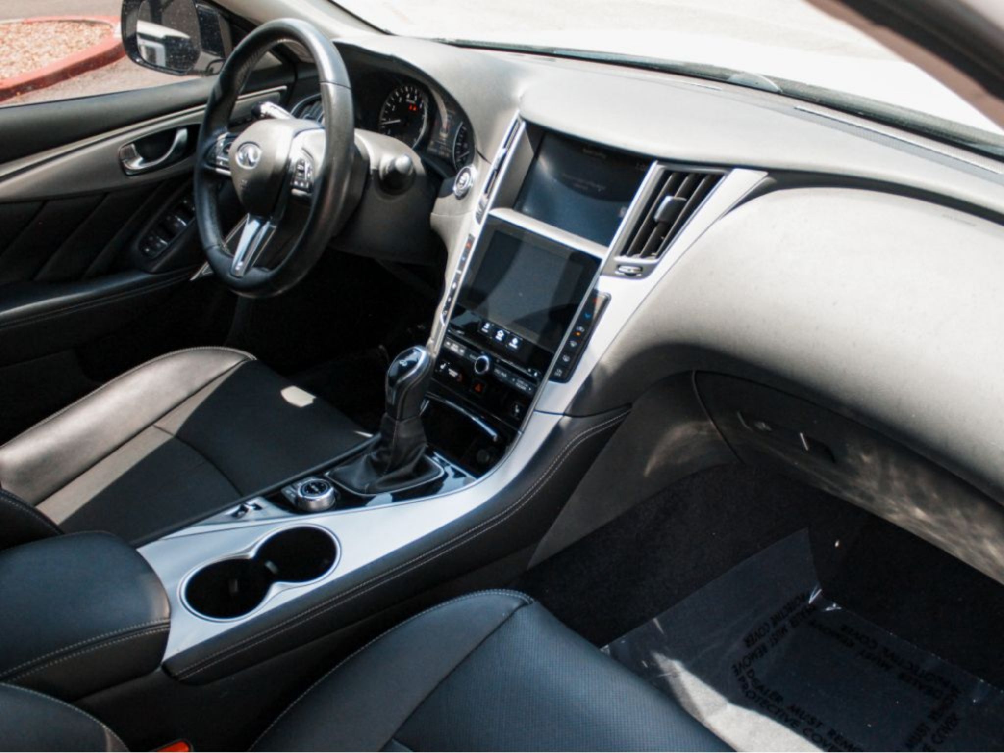 2023 INFINITI Q50 LUXE