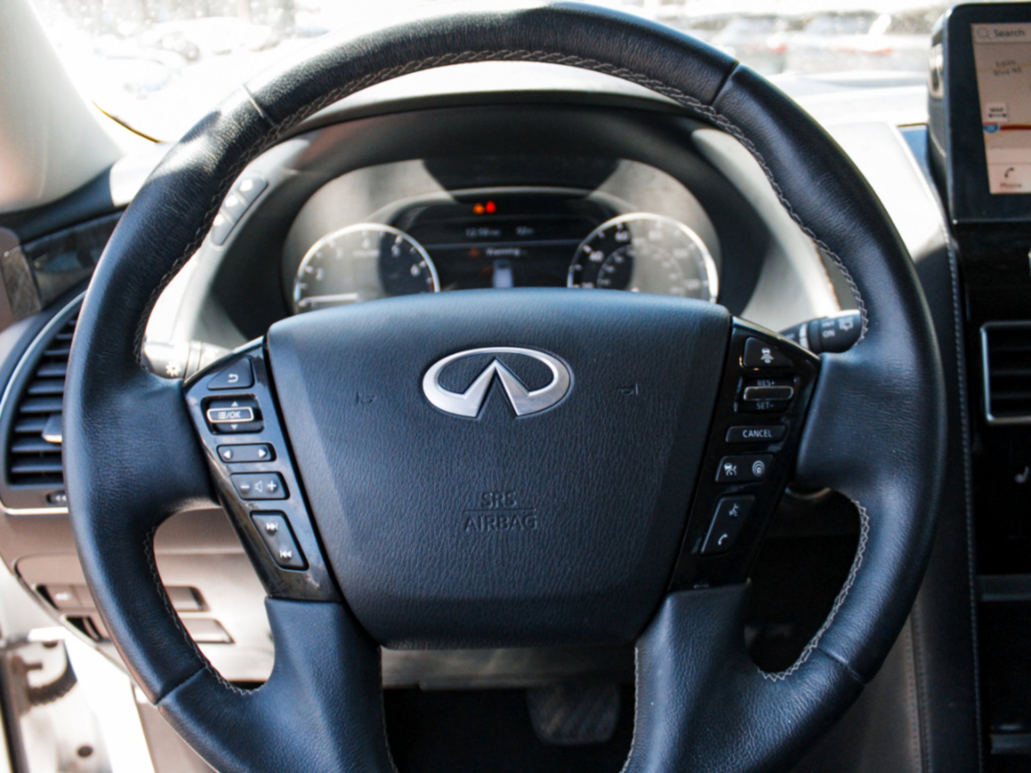 2023 INFINITI QX80 LUXE