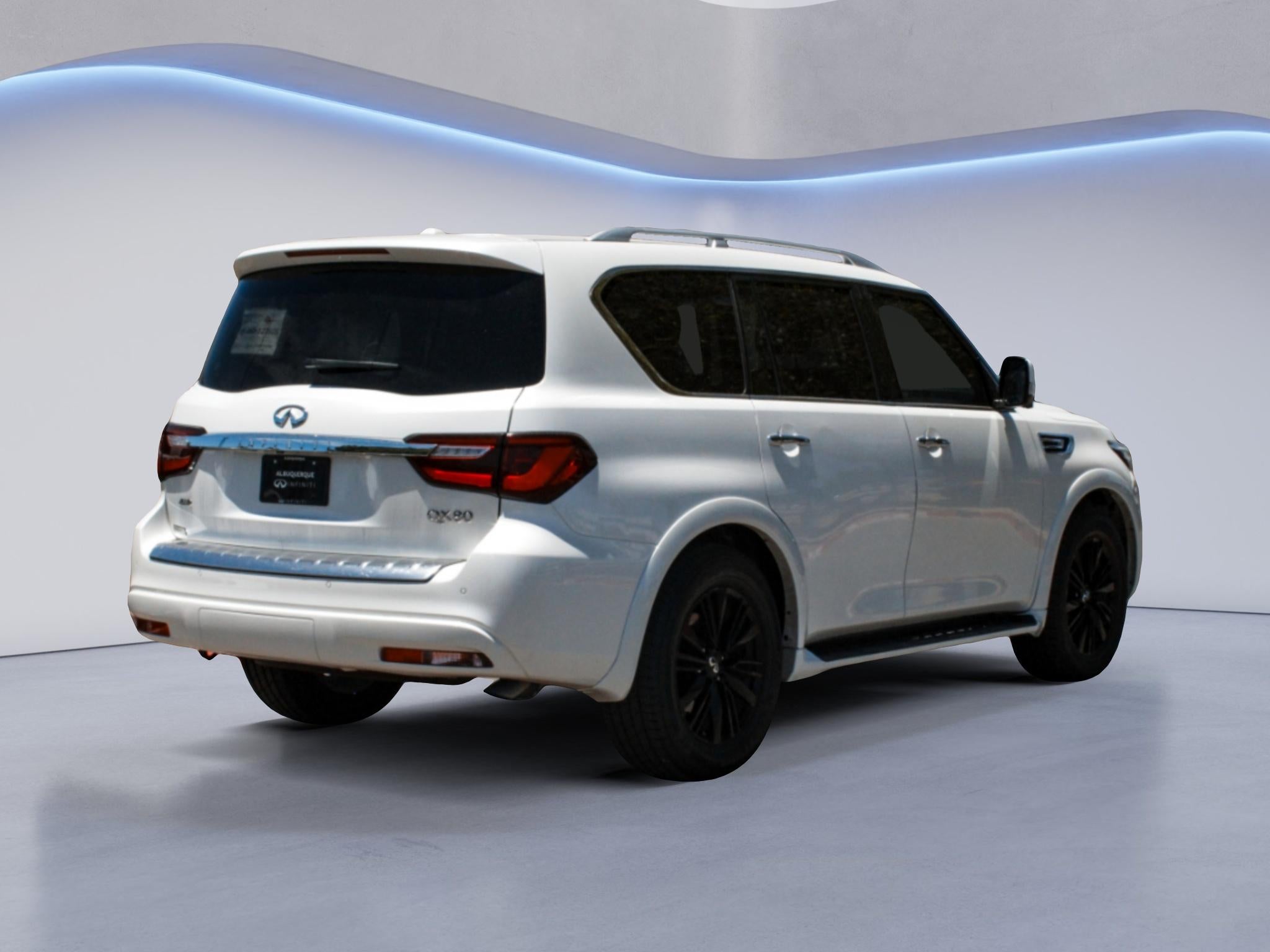 2023 INFINITI QX80 LUXE