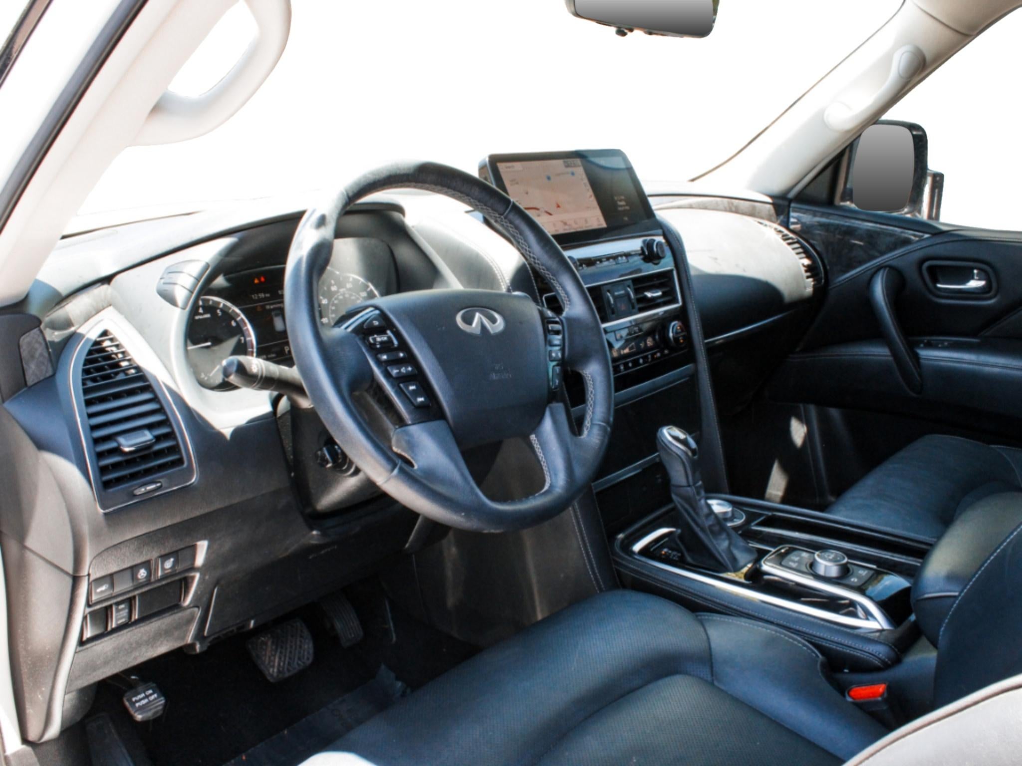 2023 INFINITI QX80 LUXE