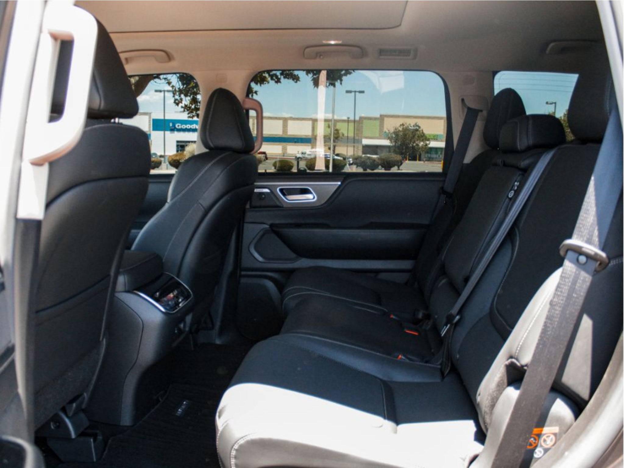 2025 INFINITI QX80 PURE