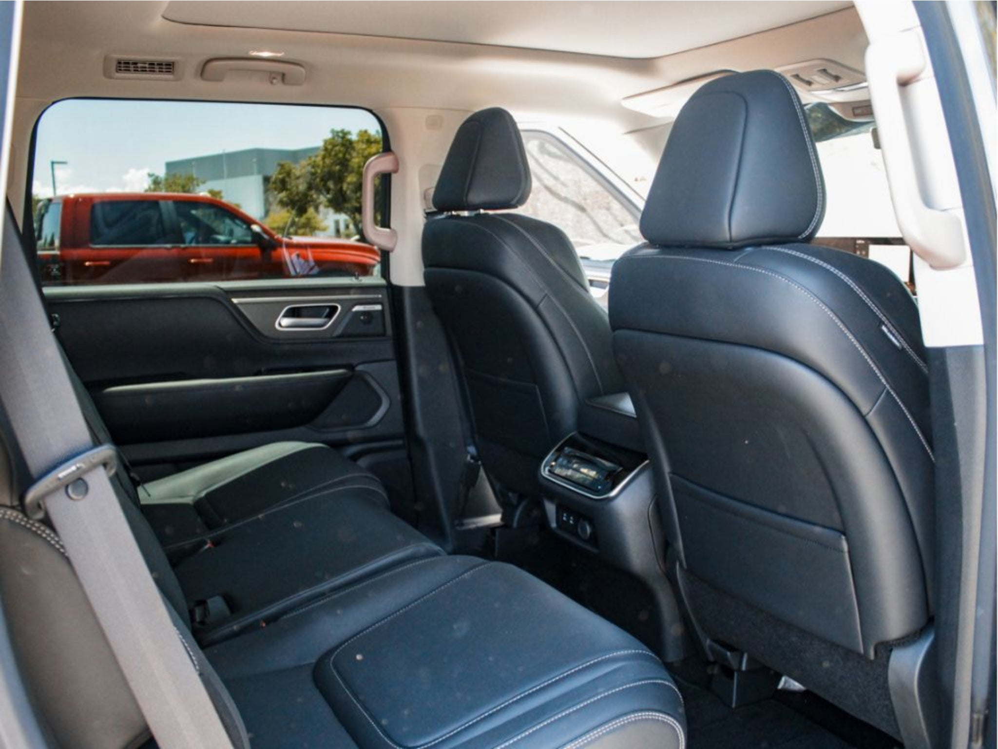 2025 INFINITI QX80 PURE