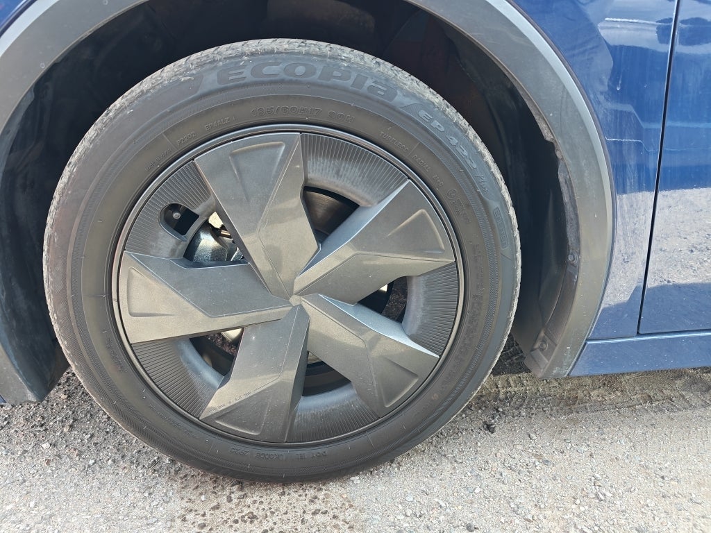 2023 Toyota Prius LE