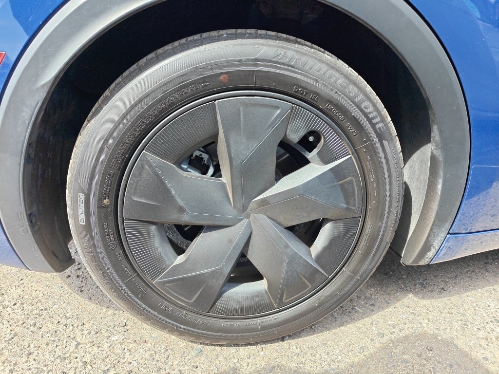 2023 Toyota Prius LE