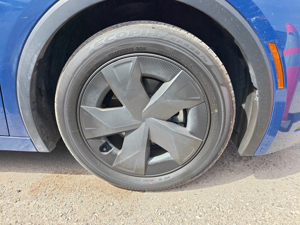 2023 Toyota Prius LE