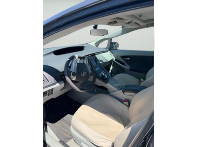 2010 Toyota Prius III