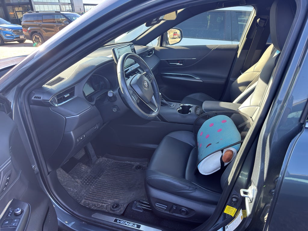 2022 Toyota Venza XLE