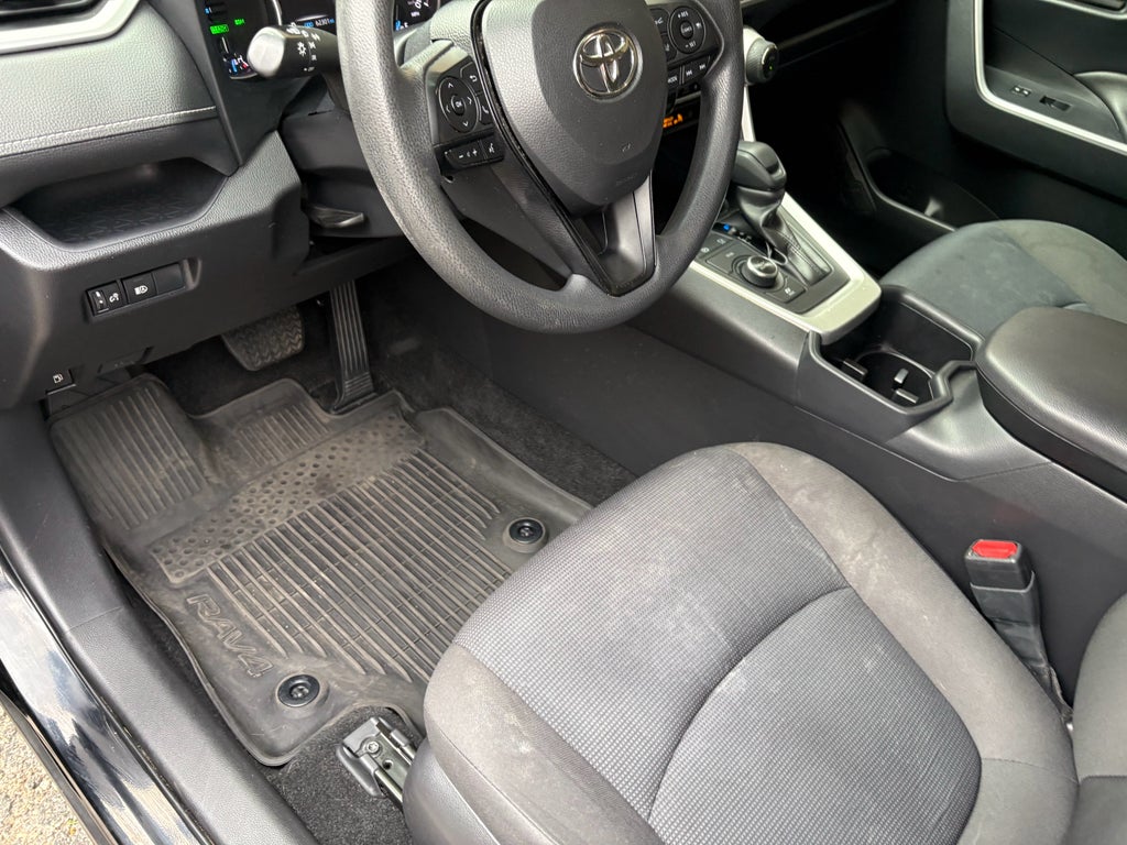 2022 Toyota RAV4 Hybrid LE