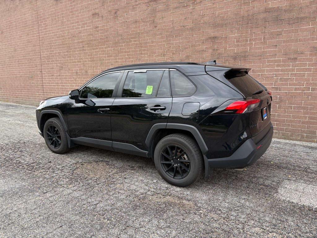 2022 Toyota RAV4 Hybrid LE