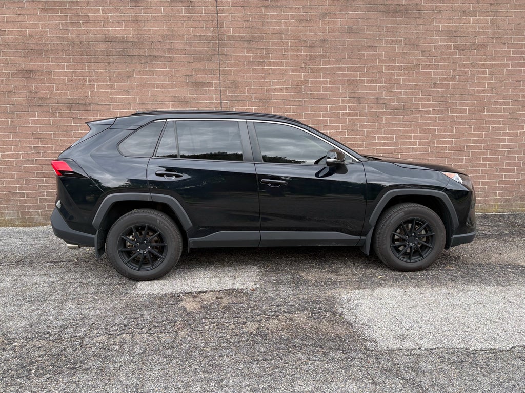 2022 Toyota RAV4 Hybrid LE