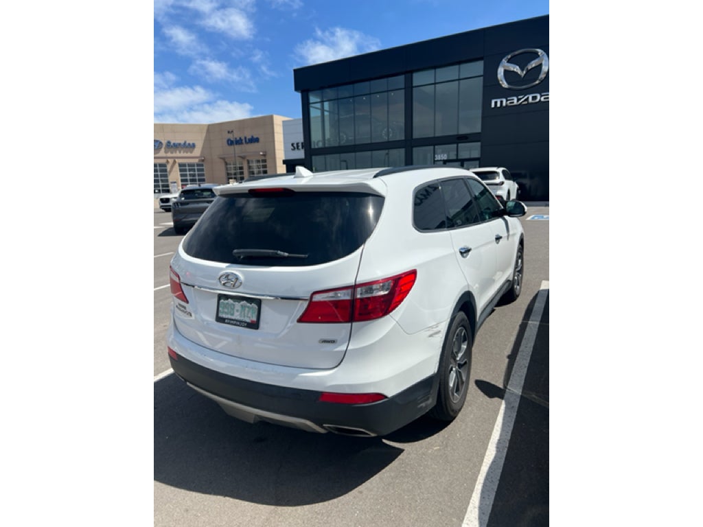 2016 Hyundai Santa Fe SE