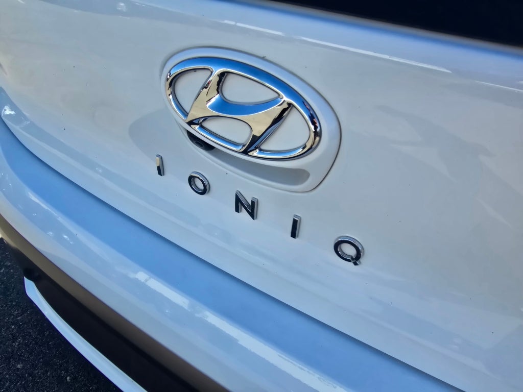 2021 Hyundai Ioniq Hybrid SE