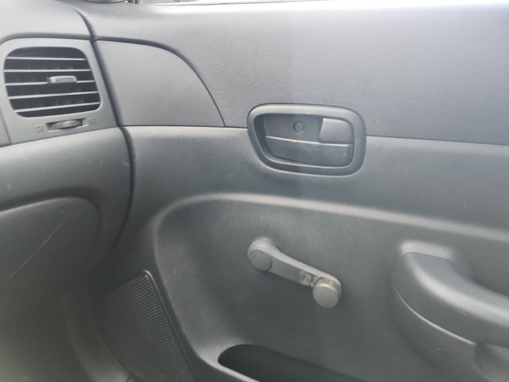 2010 Hyundai Accent 3-Door GS