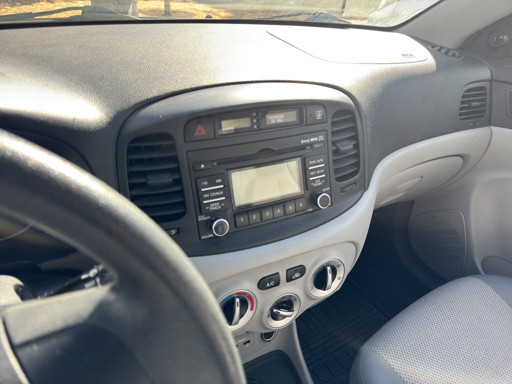 2010 Hyundai Accent 4-Door GLS