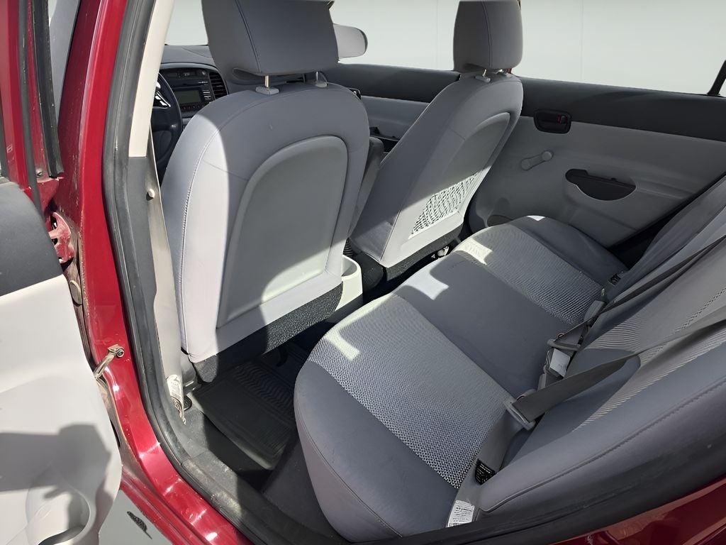 2010 Hyundai Accent 4-Door GLS